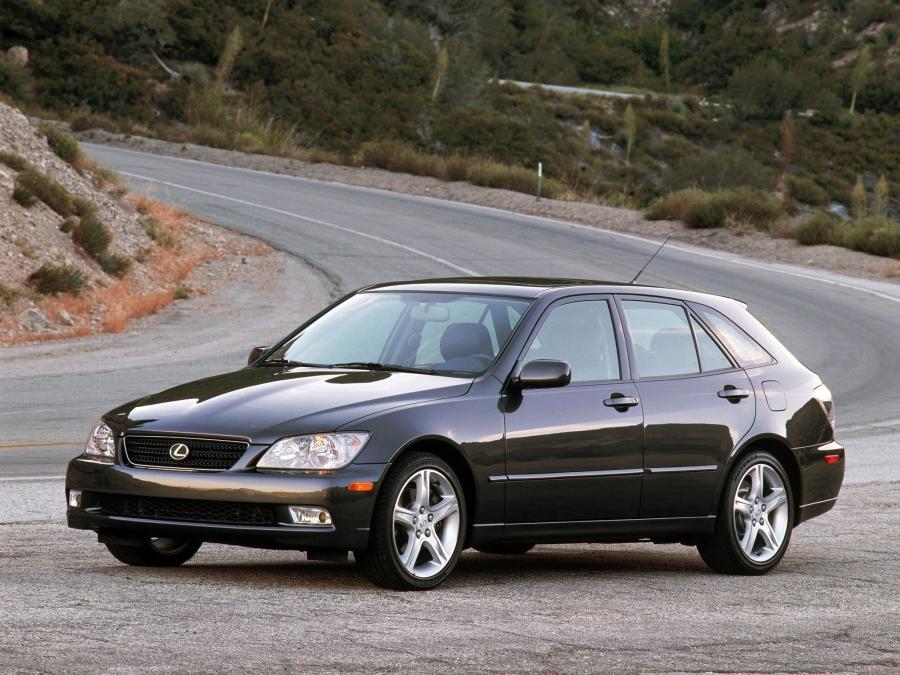  Lexus IS300 SportCross 2001 года  (фото 8 из 12)